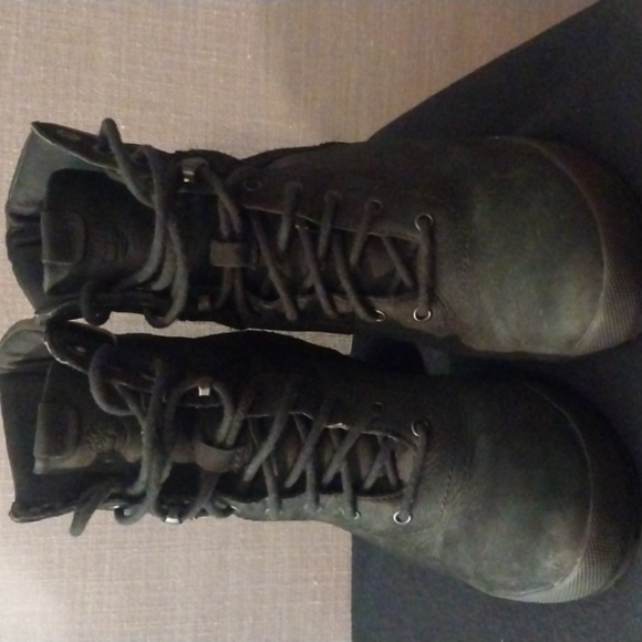 Timberland Boots - Picture 2 of 7